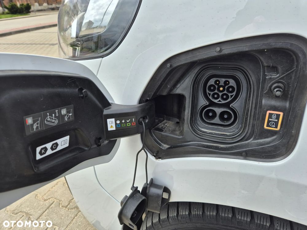 Opel Vivaro / Expert / Scudo / Jumpy / Proace - 16