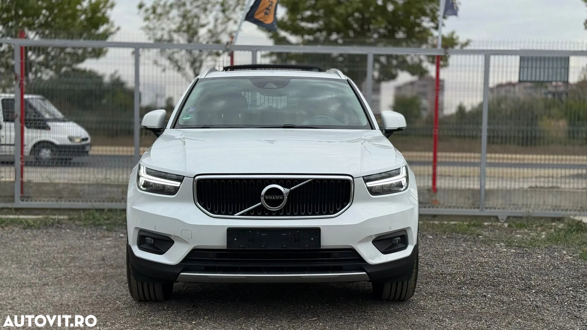 Volvo XC 40 T2 AT8 Momentum - 3