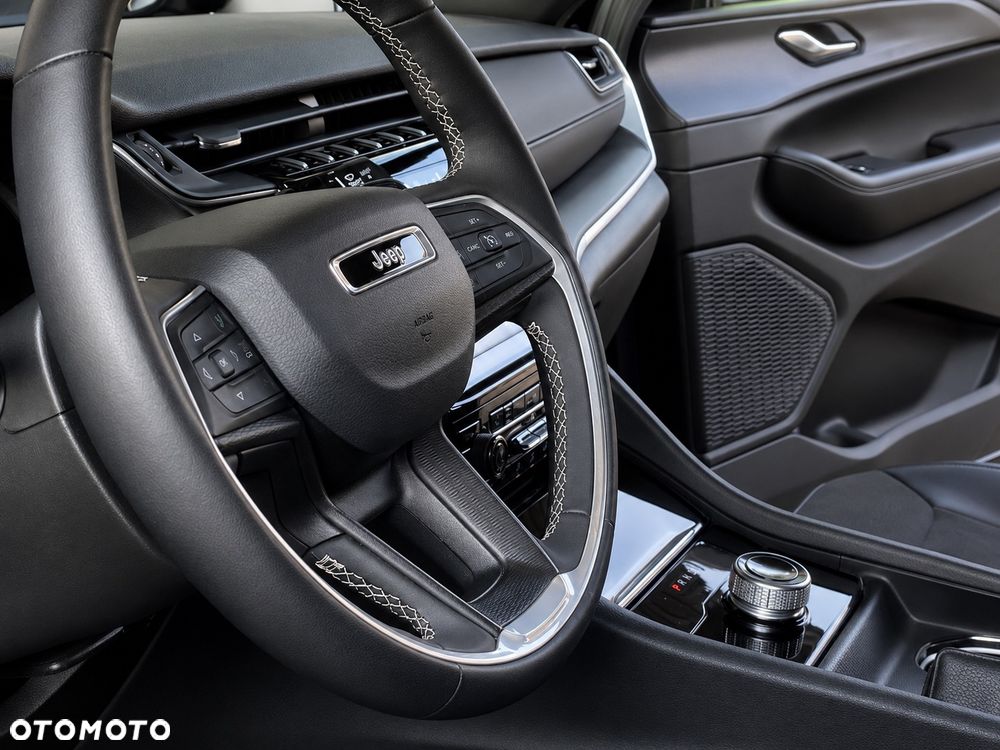 Jeep Grand Cherokee - 18