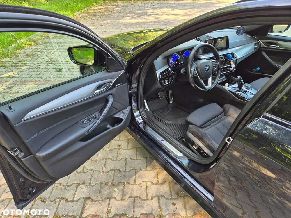 BMW Seria 5 530d xDrive M Sport sport - 9