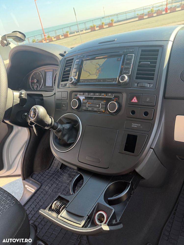 Volkswagen Multivan - 12