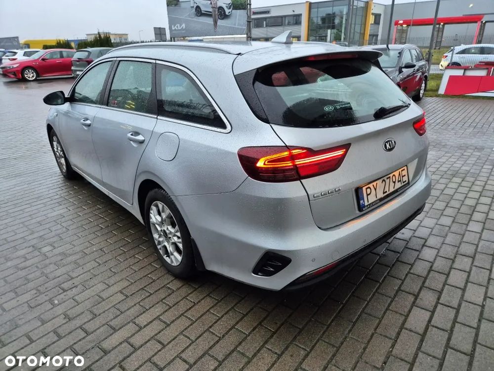 Kia Ceed 1.6 CRDi SCR M - 13