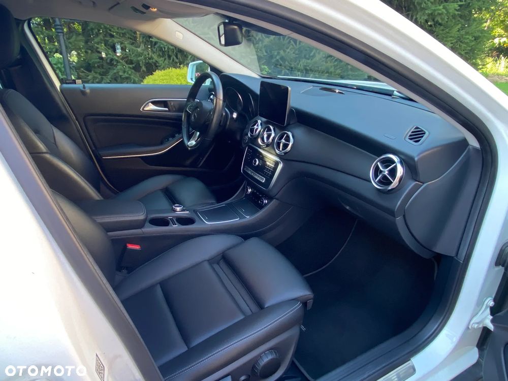 Mercedes-Benz GLA 200 7G-DCT AMG Line - 8