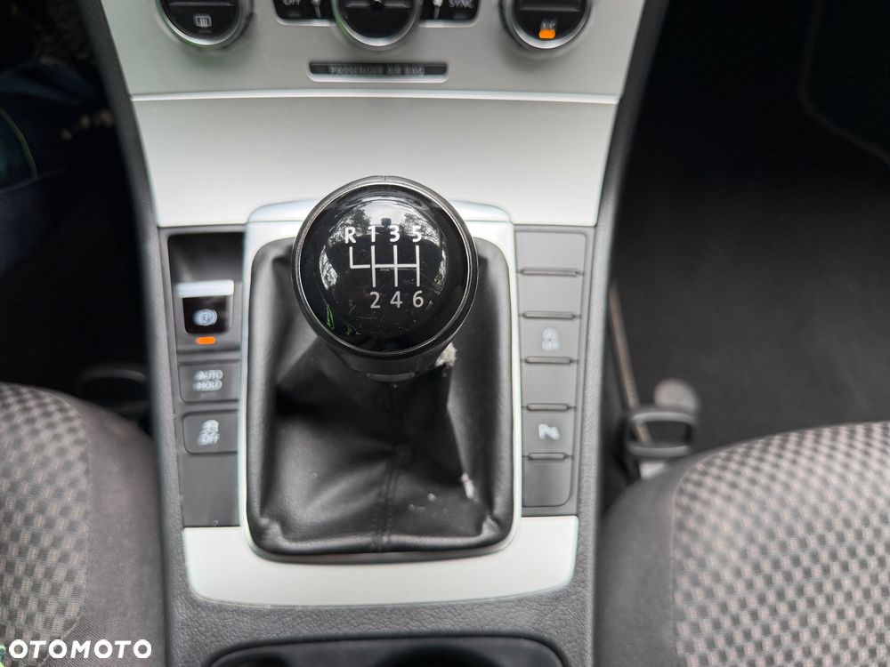Volkswagen Passat 1.6 TDI Comfortline - 33