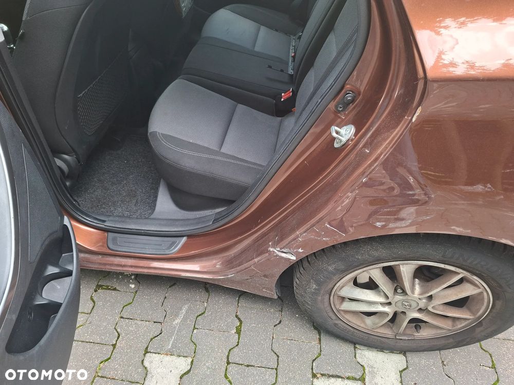 Hyundai i30 1.6 GDI Premium - 11