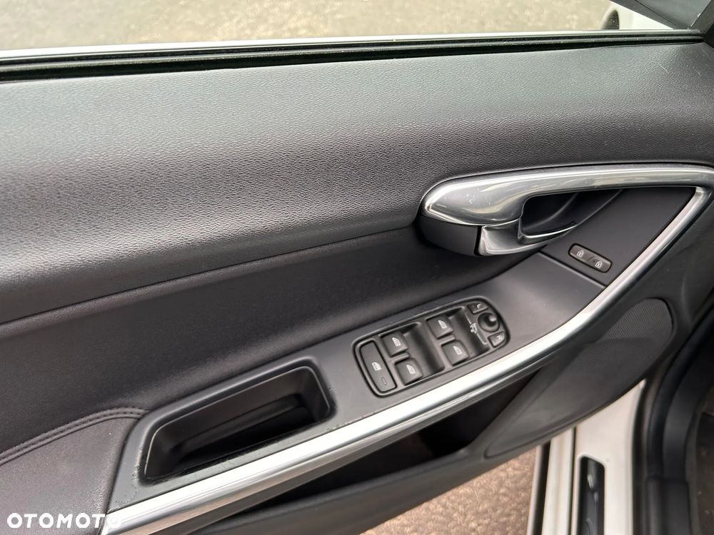 Volvo V60 D3 Momentum - 13