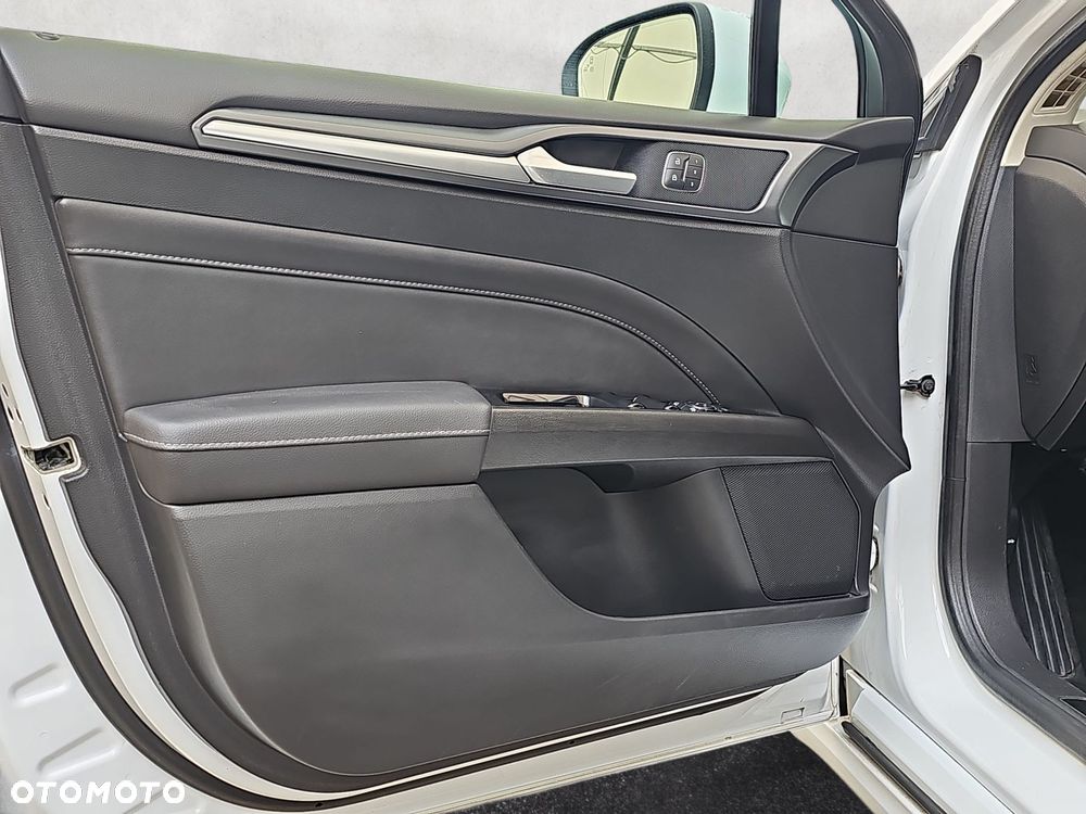 Ford Mondeo - 17