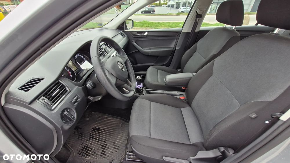 Skoda RAPID - 6