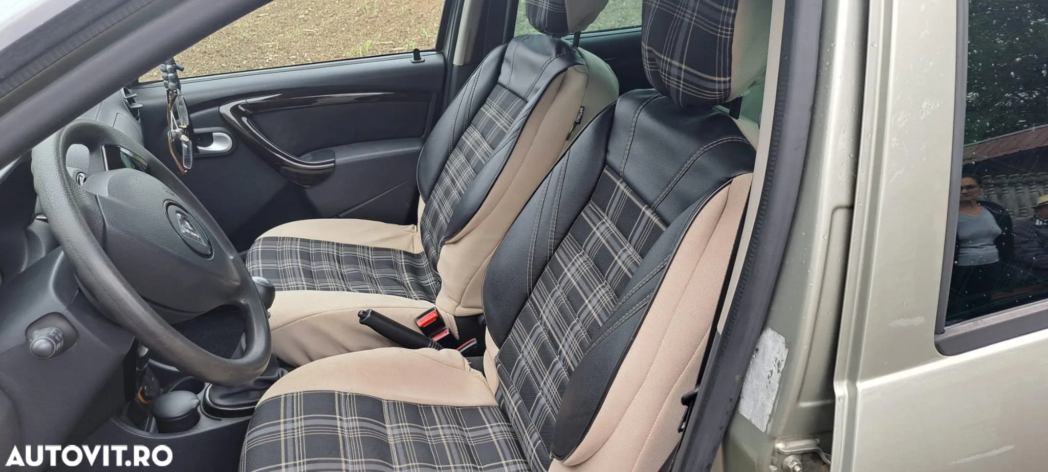 Dacia Duster dCi 110 FAP 4x2 Prestige - 8