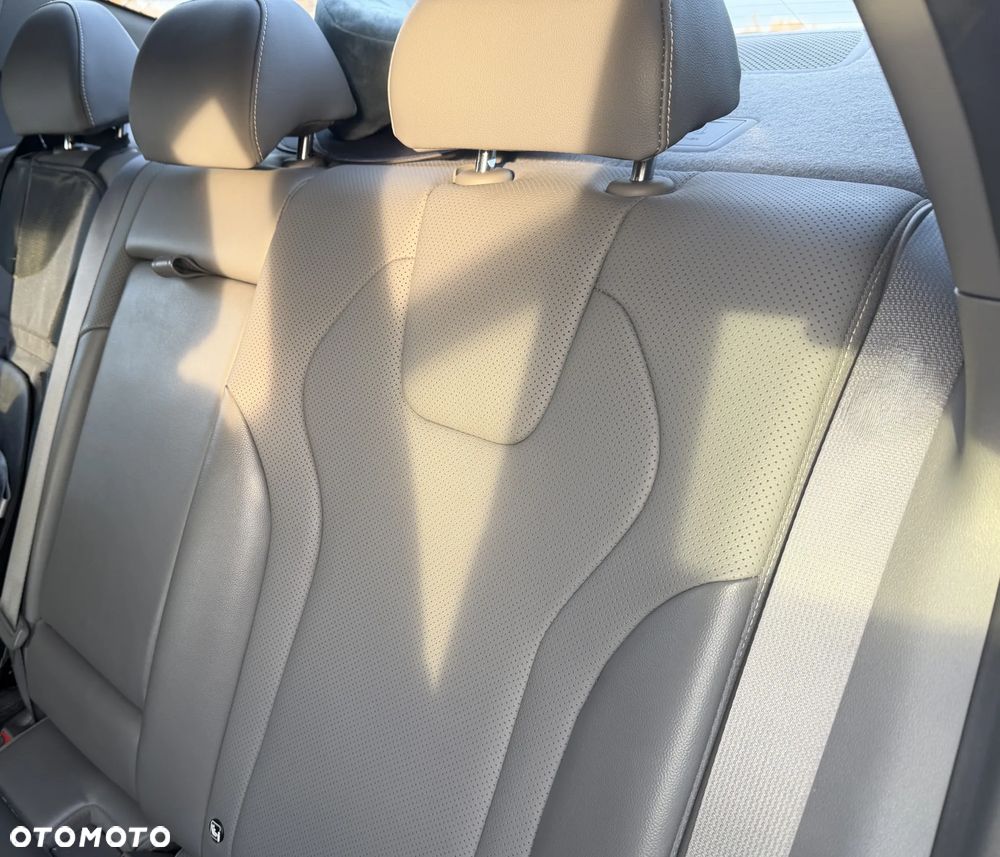 Hyundai Elantra 1.6 Executive CVT - 22