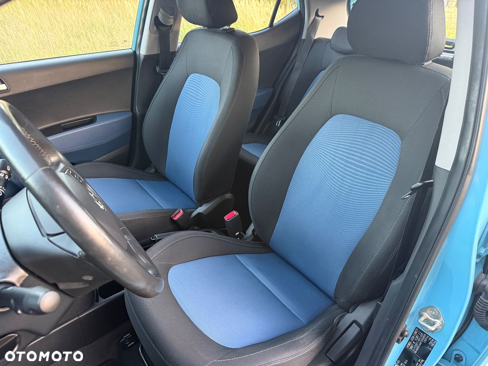 Hyundai i10 1.0 Fifa World Cup Edition - 12