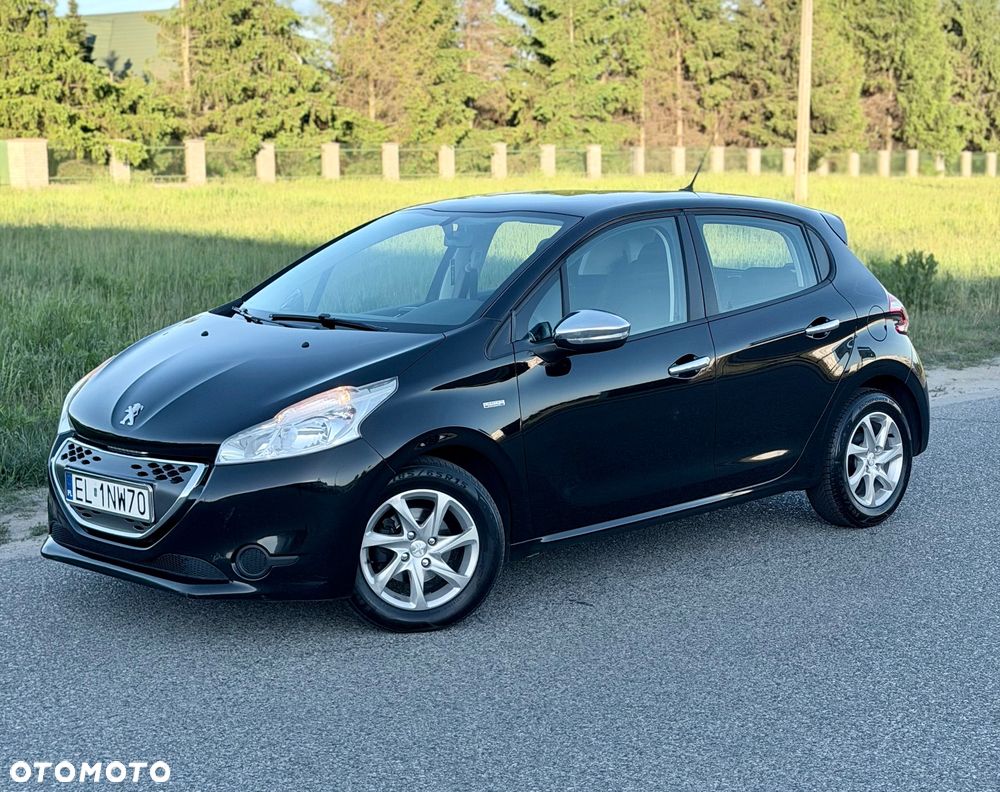 Peugeot 208 - 1