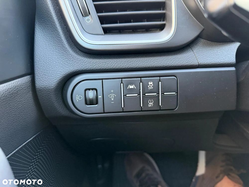 Kia Ceed 1.5 T-GDI M DCT - 24