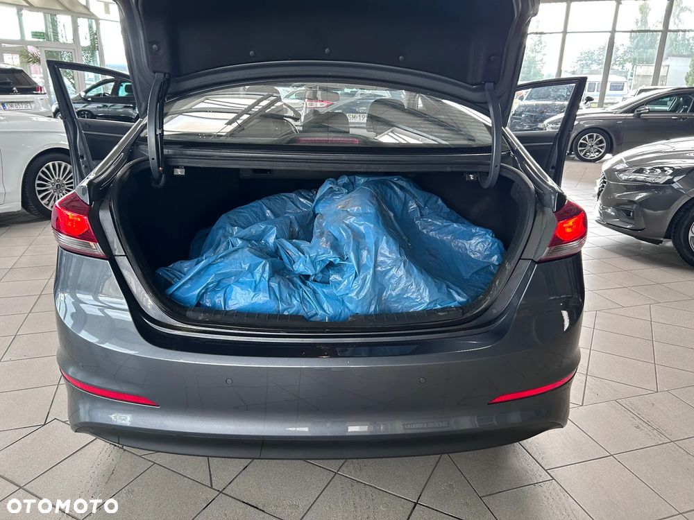 Hyundai Elantra 1.6 Classic Plus - 15