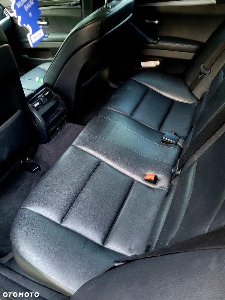 BMW Seria 5 520d Touring - 9