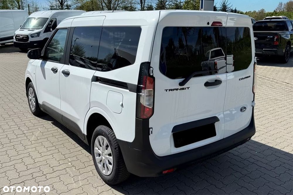 Ford Transit Courier - 4