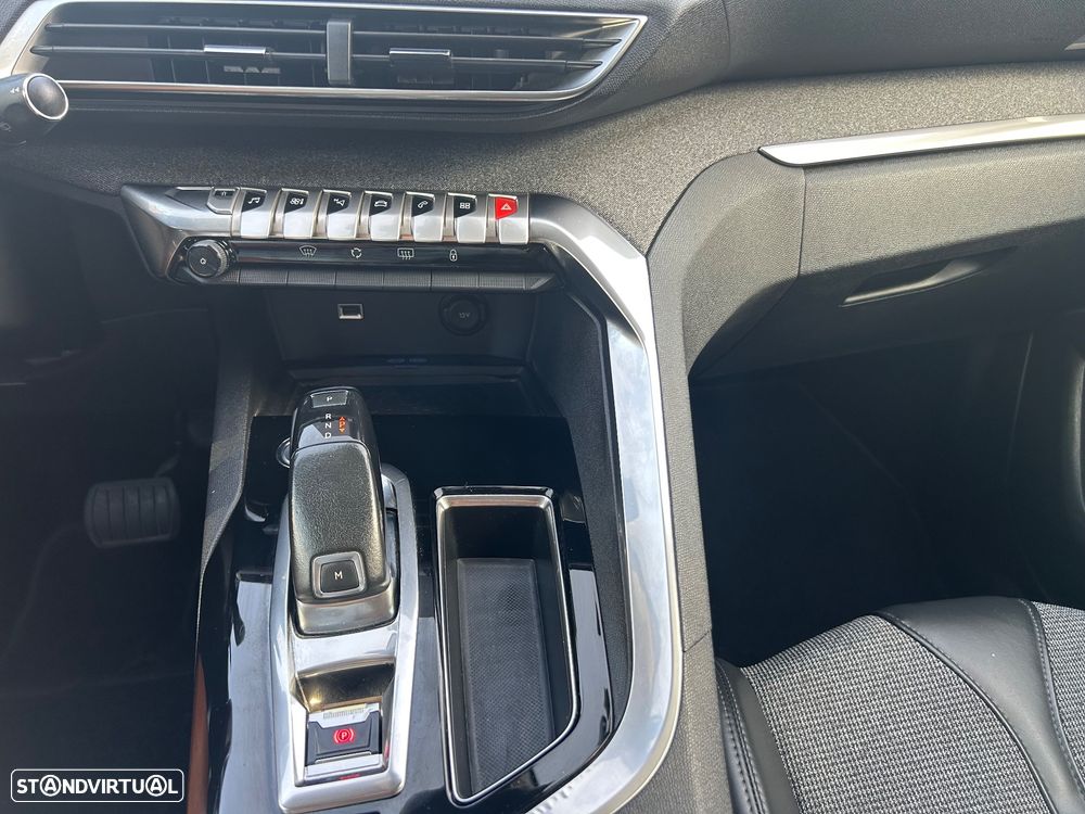 Peugeot 3008 BlueHDi 120 EAT6 Stop & Start Allure - 23