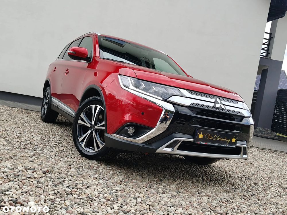 Mitsubishi Outlander - 2