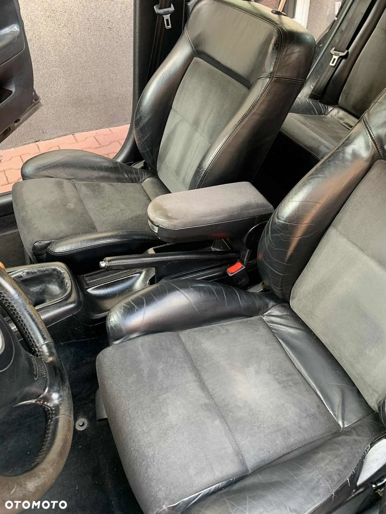 Volkswagen Passat 1.8 - 8