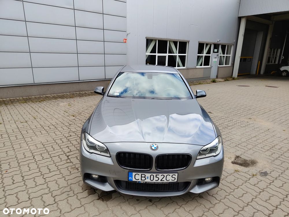 BMW Seria 5 525d xDrive - 2