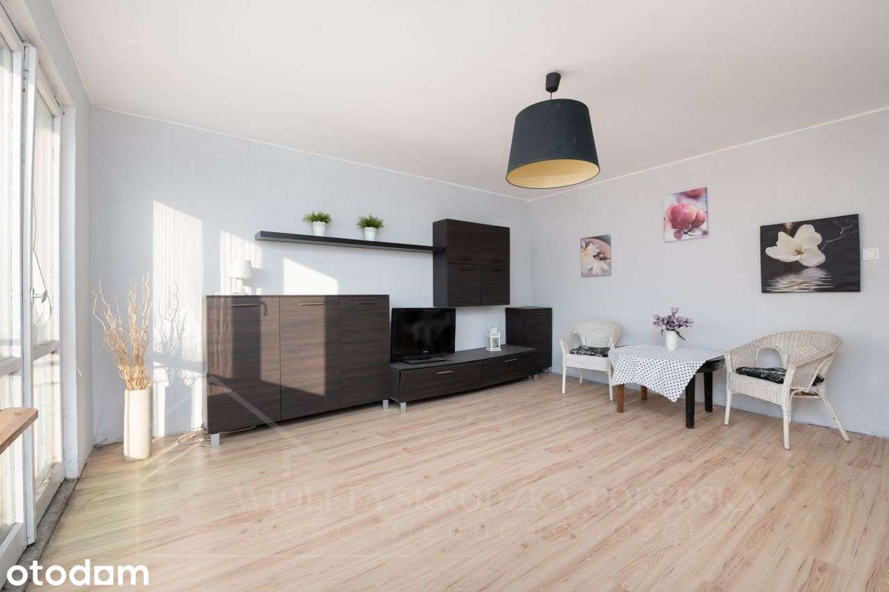 3 pokoje Osobna kuchnia Winda
