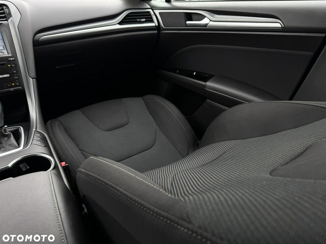 Ford Mondeo - 26