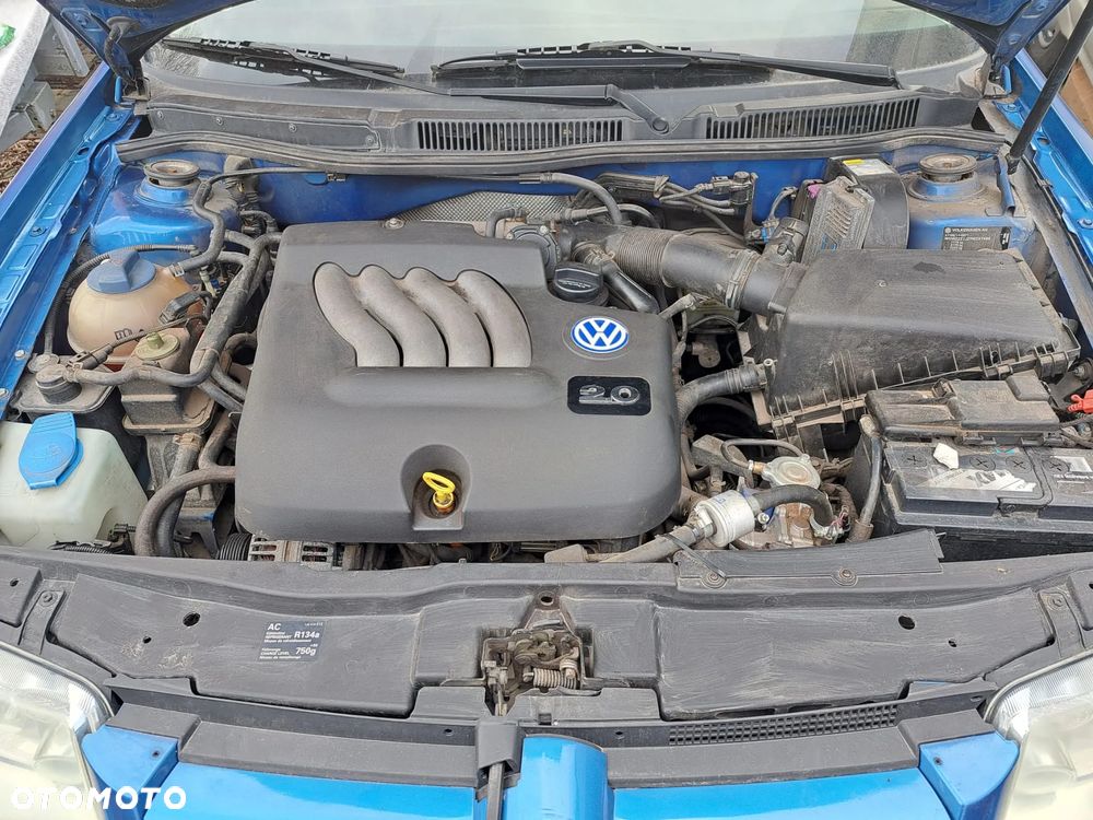 Volkswagen Bora Variant 2.0 Highline - 10