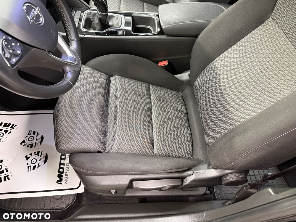 Opel Insignia - 17