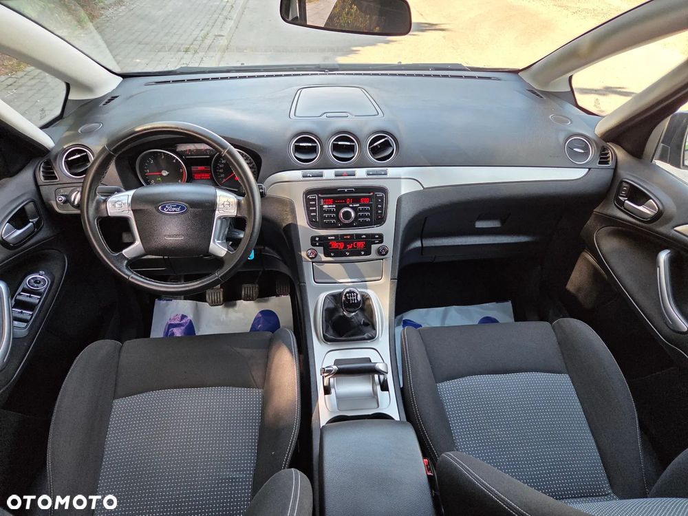 Ford S-Max - 8