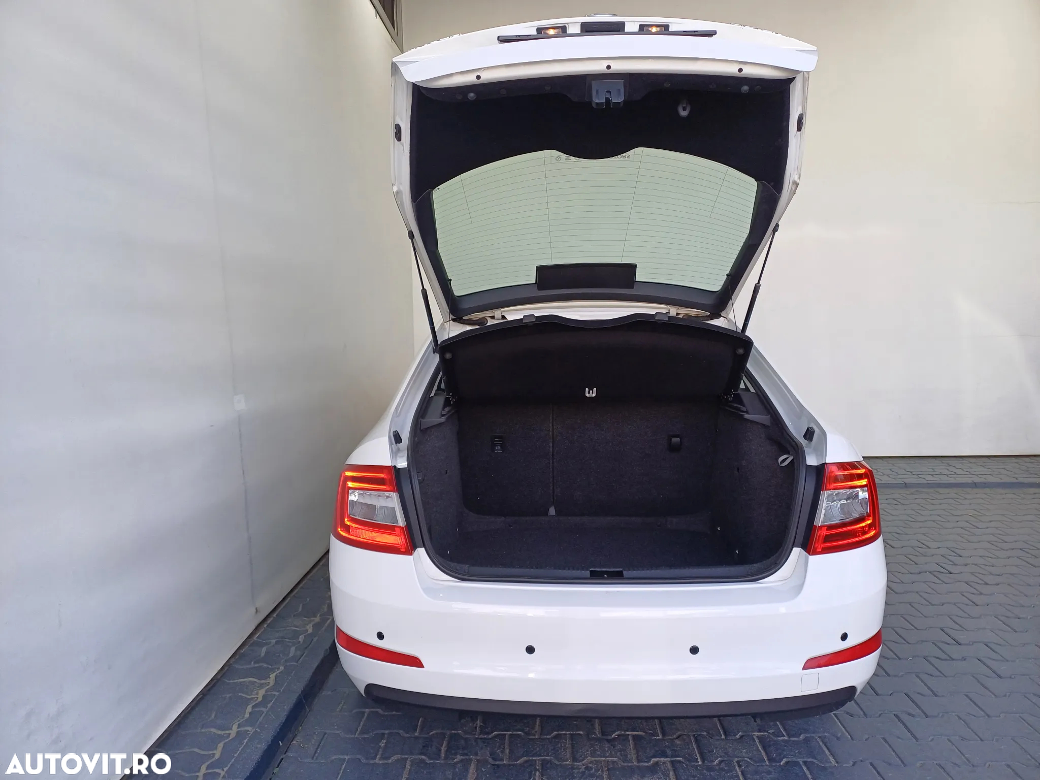 Skoda Octavia 1.6 TDI AMBITION - 21