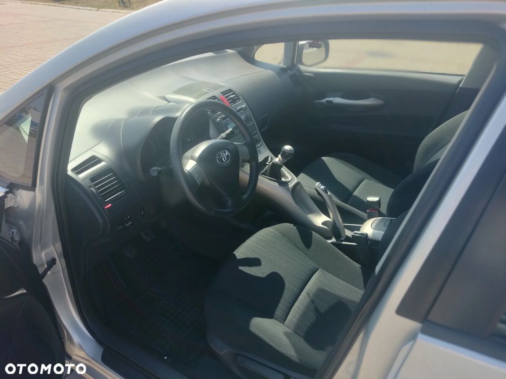 Toyota Auris 1.6 2010 - 6