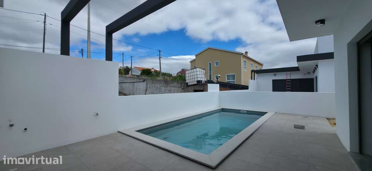 Moradia Térrea V3+1 c/Piscina - Fernão Ferro - Grande imagem: 2/24