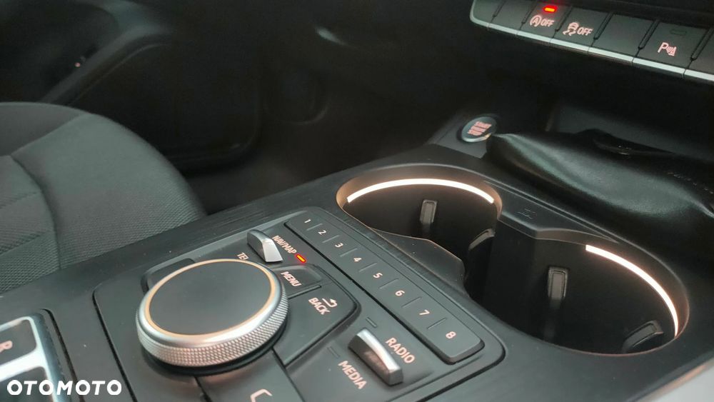 Audi A4 Avant 2.0 TDI ultra S tronic design - 7
