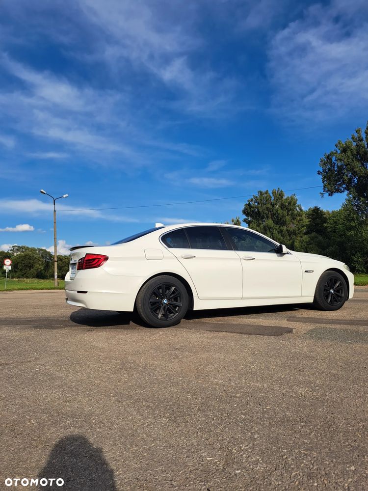 BMW Seria 5 2012 photo 2