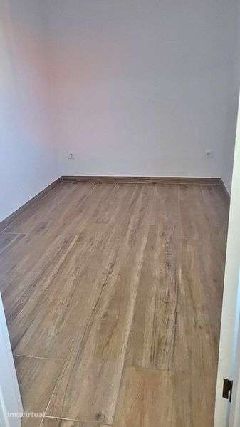 Aluga-se apartamento T1 - Ferreiros, Vila Real - Grande imagem: 2/3