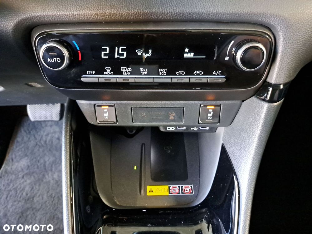 Toyota Yaris Hybrid 1.5 Style - 25