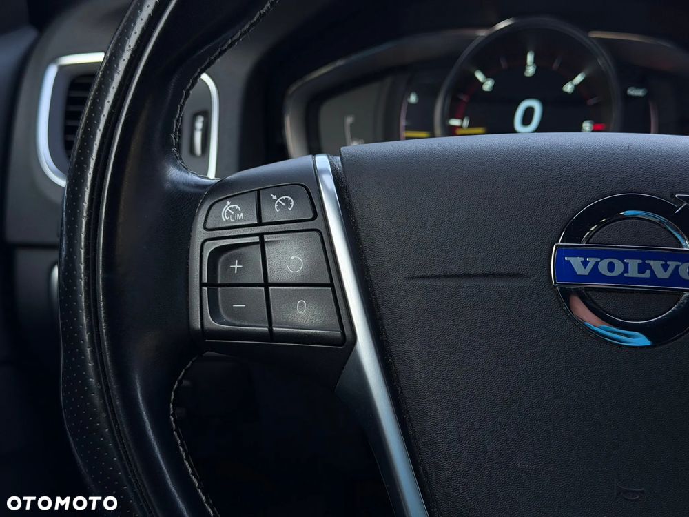 Volvo V60 D4 Drive-E R-Design Summum - 27