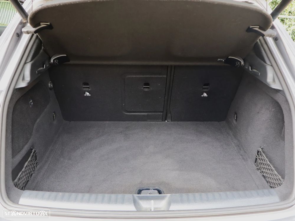 Mercedes-Benz GLA 180 d AMG Line - 29