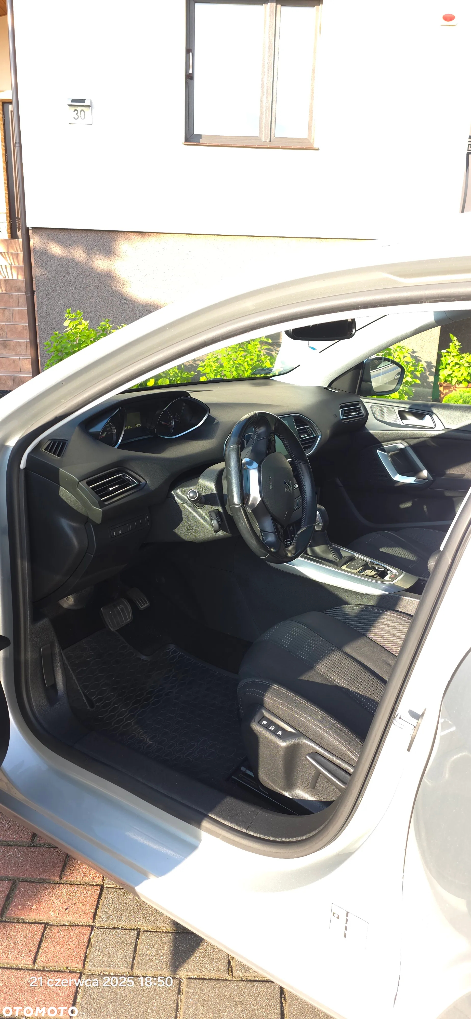 Peugeot 308 SW BlueHDi 150 Automatik Stop & Start Allure - 11