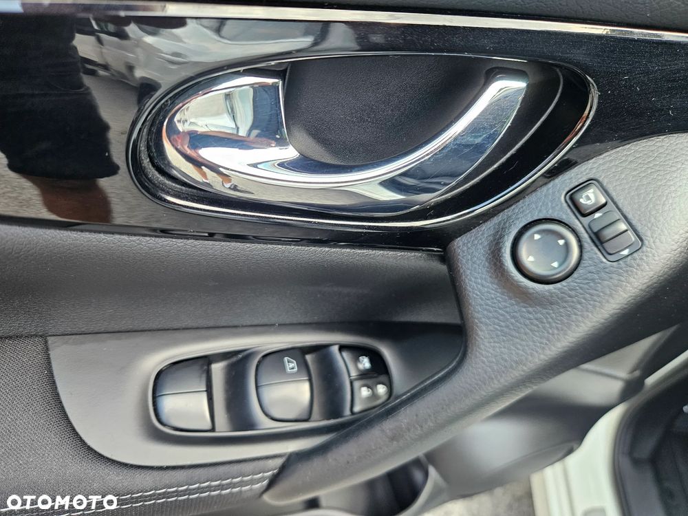 Nissan Qashqai 1.6 DIG-T N-Connecta - 19