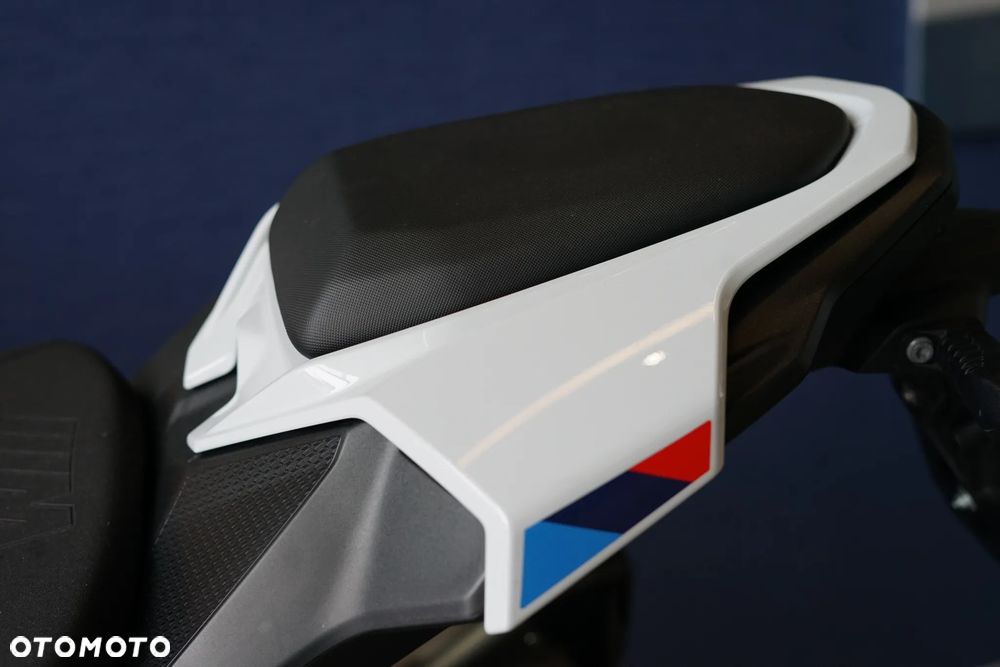 BMW S - 10