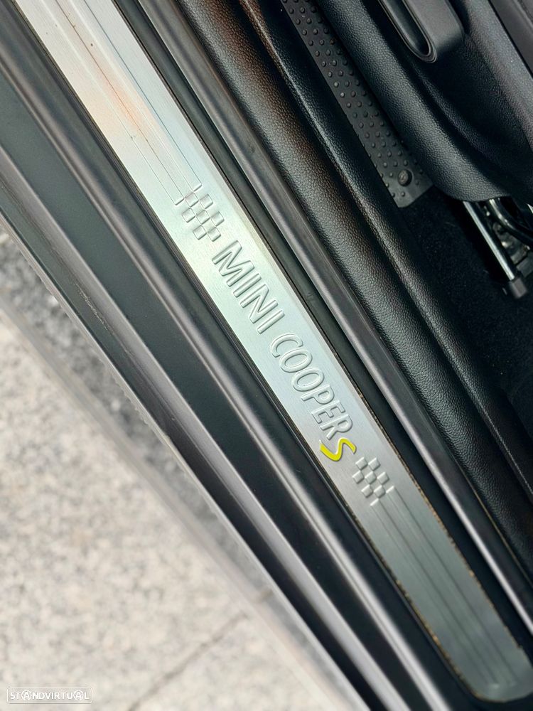 MINI 3 Portas Cooper SE Essential - 21
