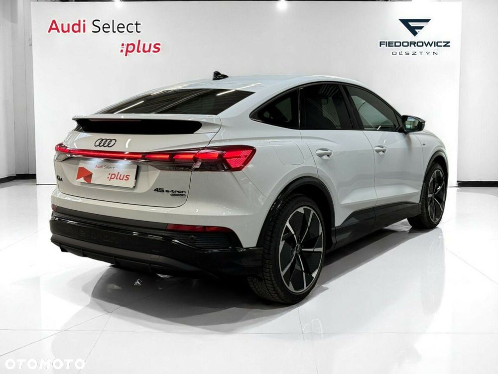 Audi Q4 e-tron - 8