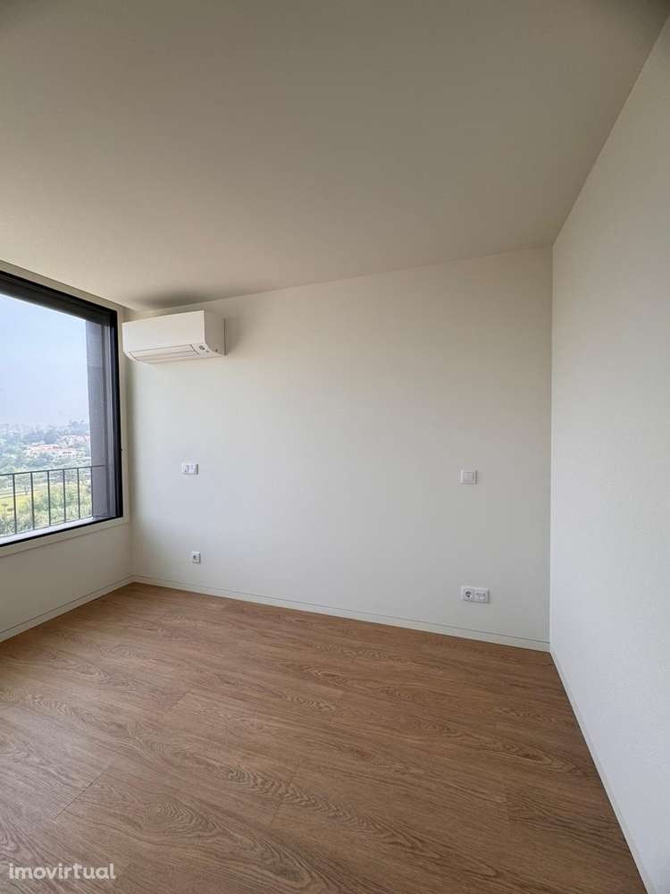 T2 de Luxo c/ 2 suites e 2 lugares garagem - Grande imagem: 2/24