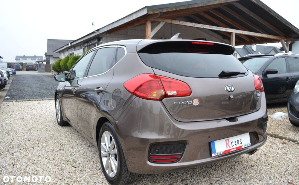 Kia Ceed 1.6 GDI ISG Dream-Team Edition - 3
