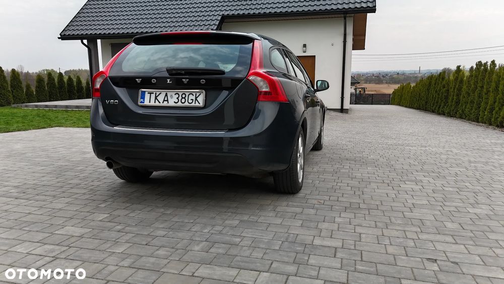 Volvo V60 D3 Momentum - 10