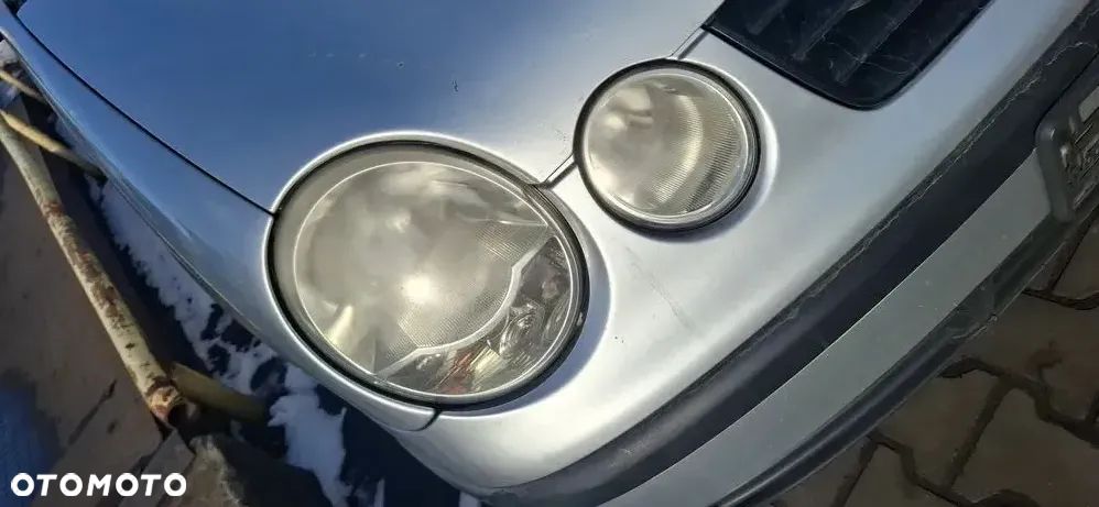 Lampa przednia prawa Volksvagen Polo 9n - 1