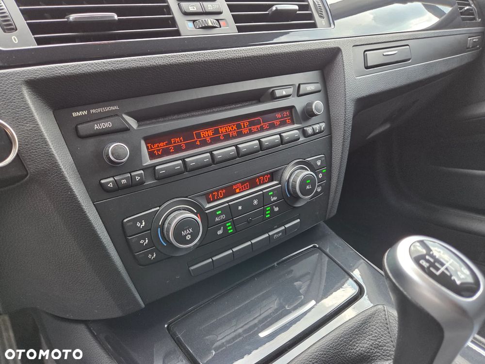 BMW Seria 3 318i - 15