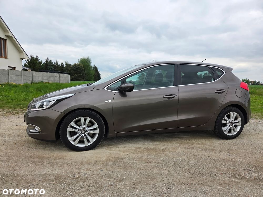 Kia Ceed 1.6 CRDi 128 Vision - 1