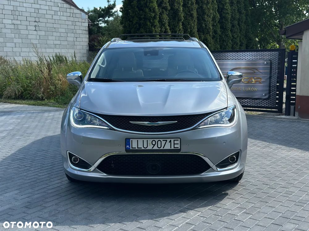 Chrysler Pacifica - 2